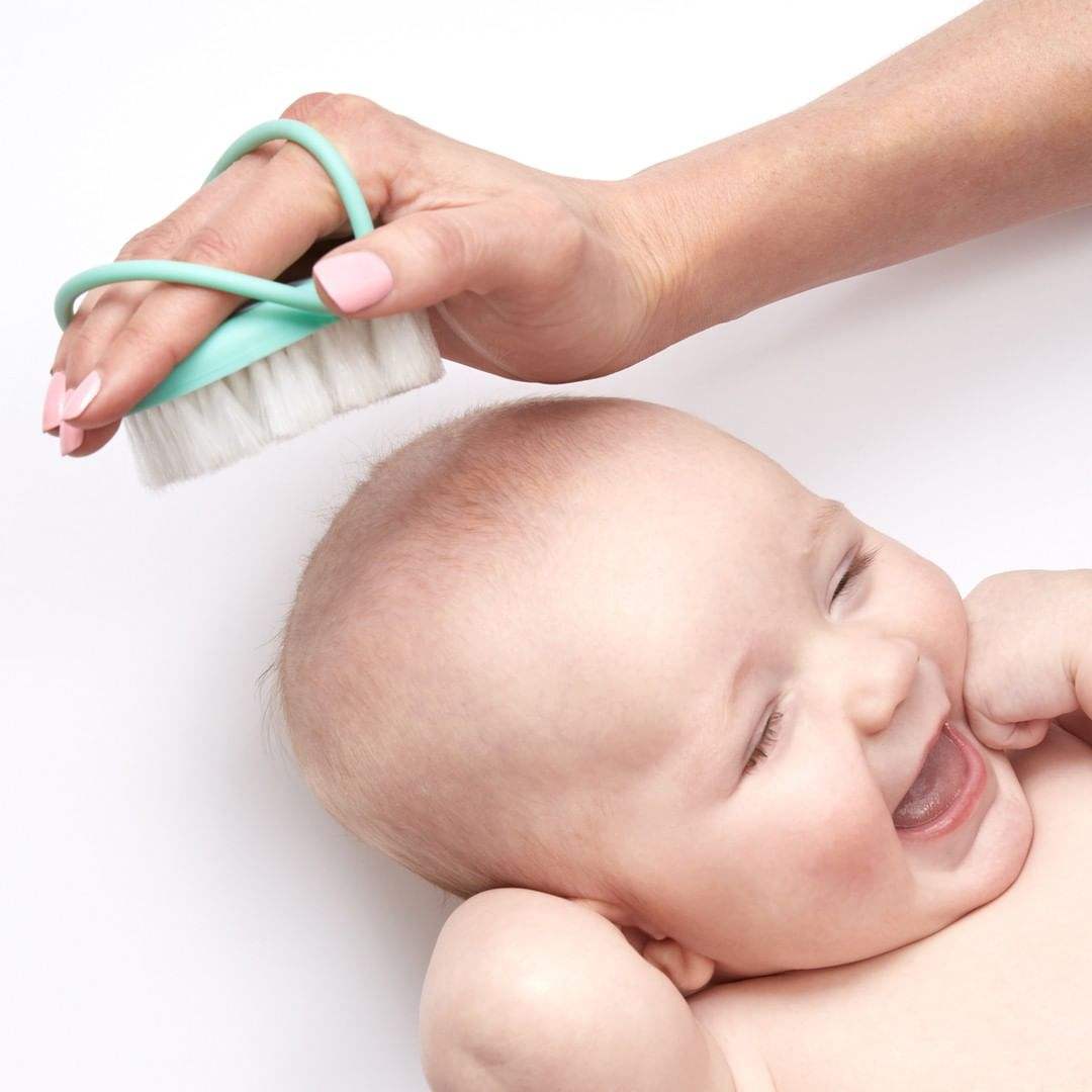 Baby Head-Hugging Hairbrush + Styling Comb Set - Image 7
